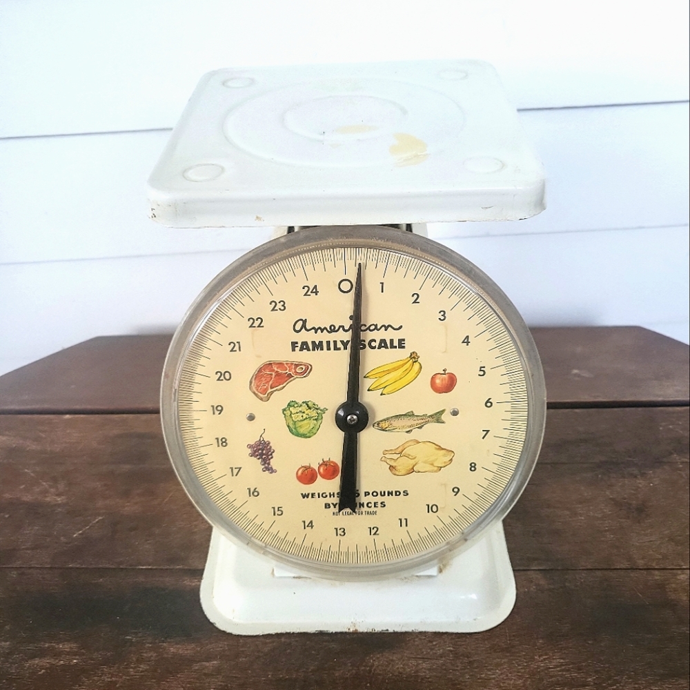 Vintage American Family White Metal Kitchen Scale 25lb